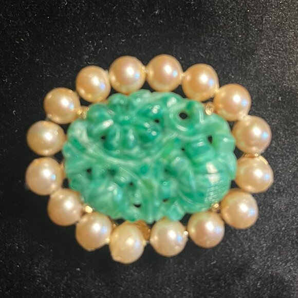 Marvella Jewelry - Vintage Marvella Carved Glass Jade & Faux Pearl Brooch